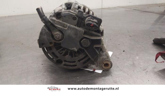 Gebruikte Dynamo Iveco New Daily III 35S11V,C11V Prijs op aanvraag aangeboden door Autodemontage M.J. Rutte B.V.