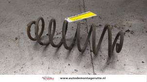 O173892 Gebruikte schroefveer achter Mazda 2.