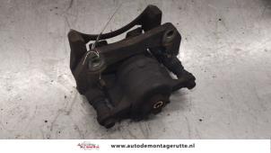 O173989 Gebruikte remklauw (tang) rechts-voor Mazda 2.