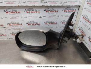 O174022 Gebruikte buitenspiegel links Peugeot 206