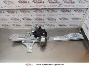 O174043 Gebruikte raammechaniek 4deurs rechts-voor Peugeot 208