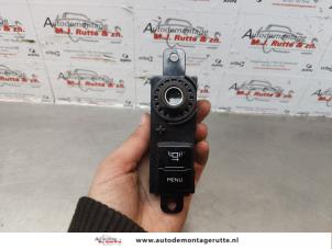 O174049 Gebruikte bediening boordcomputer Peugeot 208