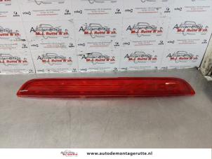 O174080 Gebruikte extra remlicht midden Mazda 2.