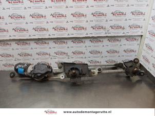 O174091 Gebruikte ruitenwismotor+mechaniek Mazda 2.