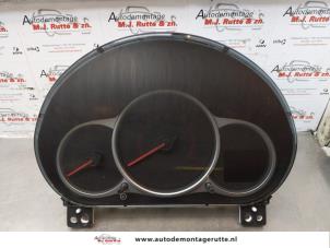 O174096 Gebruikte tellerklok Mazda 2.
