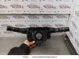 O174119 Gebruikte schakelaar stuurkolom (licht) Mazda 2.