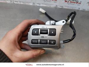 O174116 Gebruikte schakelaar stuurbediening Mazda 2.
