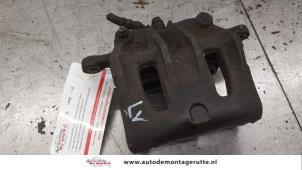 O174152 Gebruikte remklauw (tang) links-voor Hyundai Santafe