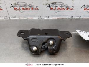 O174144 Gebruikte achterklep slotmechaniek Peugeot 206