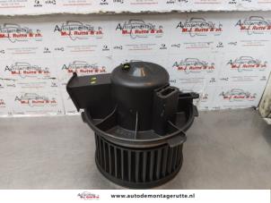 O174143 Gebruikte chaufage ventilatiemotor Peugeot 206