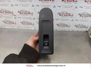 O174167 Gebruikte ruit schakelaar elektrisch Volkswagen Golf