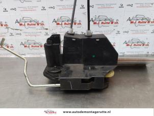 O174196 Gebruikte slotmechaniek portier 4deurs rechts-achter Hyundai I10