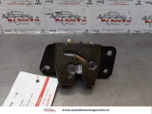 O174212 Gebruikte achterklep slotmechaniek Hyundai Santafe