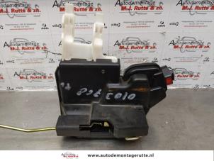 O174220 Gebruikte slotmechaniek portier 4deurs rechts-voor Hyundai Santafe