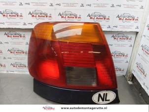 O174275 Gebruikte achterlicht links Audi A4