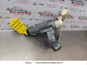 O174306 Gebruikte kontaktslot+sleutel Toyota Starlet