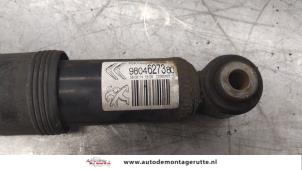 O174341 Gebruikte schokdemper rechts-achter Peugeot 208