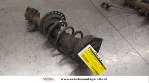 O174347 Gebruikte voorpoot rechts Nissan Micra