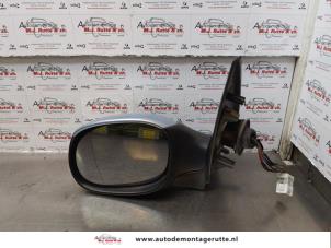 O174387 Gebruikte buitenspiegel links Peugeot 206
