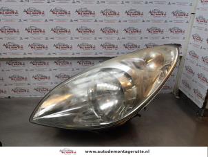 O174390 Gebruikte koplamp links Hyundai I20