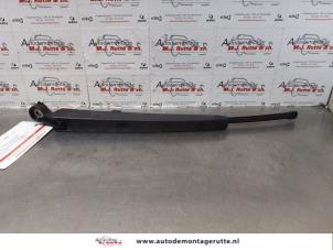 O174415 Gebruikte ruitenwisserarm achter Volkswagen Golf