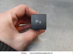 O174445 Gebruikte pdc schakelaar Volkswagen Golf