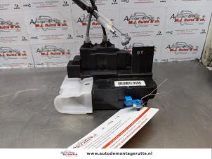 O174454 Gebruikte deurslot mechaniek 2deurs rechts Hyundai I20