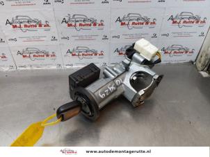 O174499 Gebruikte sleutel+contactslot Opel Agila