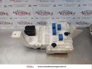 O174504 Gebruikte zekeringkast Opel Agila
