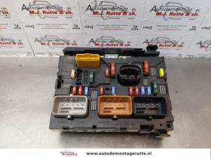 O174512 Gebruikte zekeringkast Peugeot 207