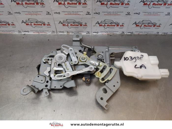 Gebruikte Deurslot Mechaniek 4Deurs links-achter Mazda 5. O174518