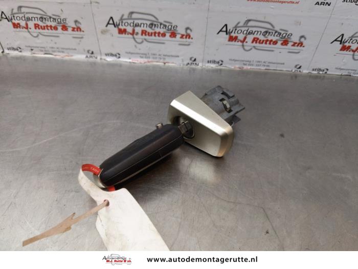 Gebruikte Deurslot Cilinder links Opel Corsa O174548
