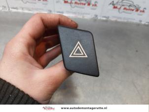 O174552 Gebruikte paniekverlichtings schakelaar Toyota Yaris