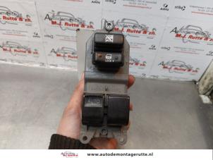 O174577 Gebruikte schakelblok ruiten Toyota Yaris