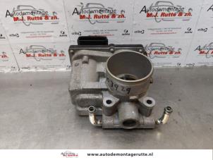 O174611 Gebruikte gasklephuis Opel Agila