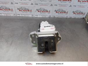 O174612 Gebruikte slotmechaniek achterklep Opel Agila