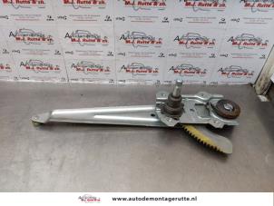 O174616 Gebruikte ruitmechaniek 4deurs links-achter Opel Agila