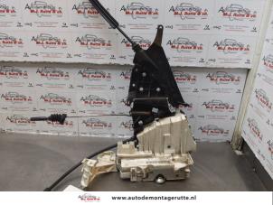 O174667 Gebruikte portierslot mechaniek 4deurs rechts-voor Mercedes A-Klasse