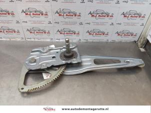O174681 Gebruikte raammechaniek 4deurs rechts-achter Toyota Yaris