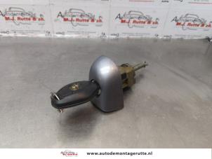 O174683 Gebruikte portierslot cilinder links BMW 3-Serie