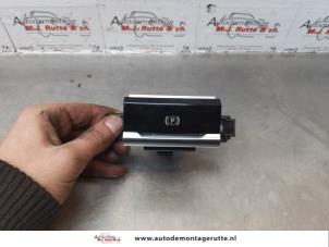 O174749 Gebruikte schakelaar handrem Citroen C4 Picasso