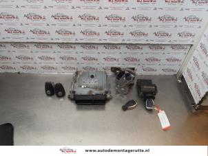 O174879 Gebruikte kontaktslot + computer Mercedes Sprinter