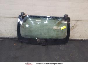 O174898 Gebruikte ruit achter Peugeot 107