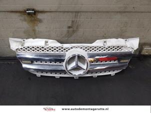 O174921 Gebruikte grille Mercedes Sprinter