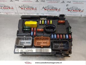 O175051 Gebruikte zekeringkast Peugeot 207