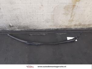 O175063 Gebruikte ruitenwisserarm voor Mercedes Vito