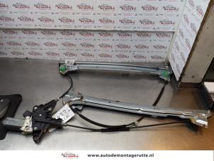 O175096 Gebruikte raammechaniek 2deurs links-voor Mercedes Vito