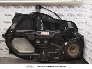 O175120 Gebruikte ruitmechaniek 4deurs links-voor Mazda 2.