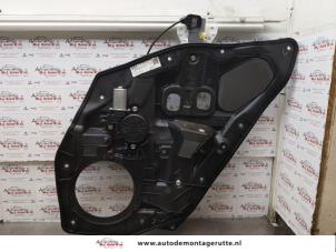 O175119 Gebruikte ruitmechaniek 4deurs rechts-achter Mazda 2.