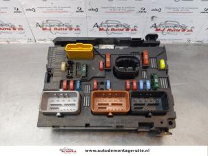 O175148 Gebruikte zekeringkast Peugeot 207